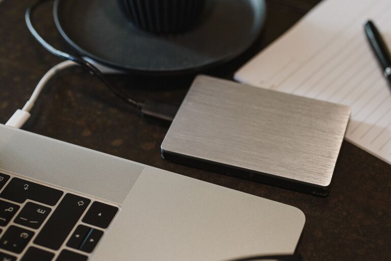 How to Back Up Your Photos and Files Safely and Efficiently